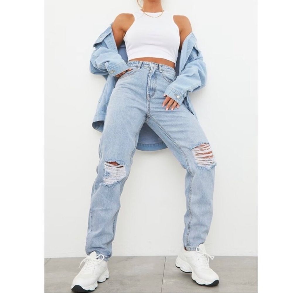PrettyLittleThing knee rip high rise distressed mom jeans women’s size small 6 - Picture 1 of 10